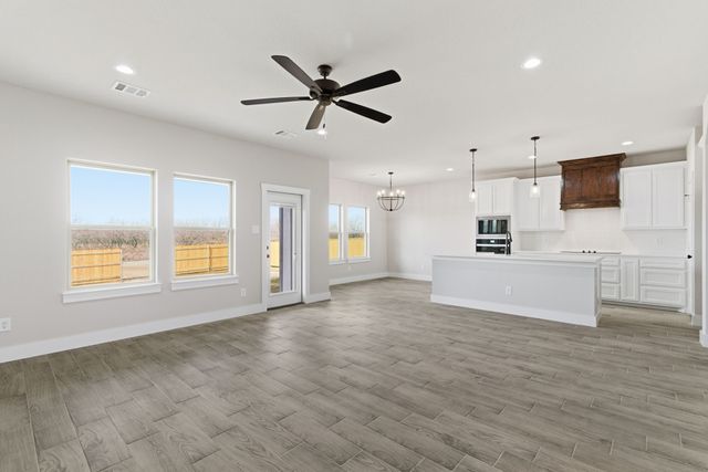 502 Cumberland Trail, Bridgeport, TX 76458