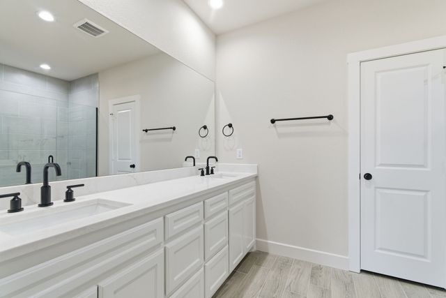 502 Cumberland Trail, Bridgeport, TX 76458