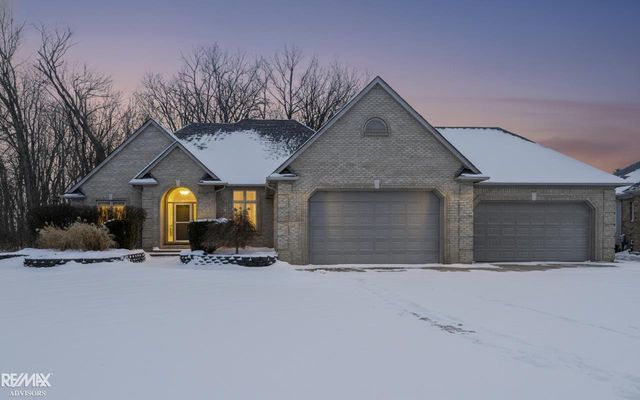 48498 Beacon Square Drive, Macomb Twp, MI 48044