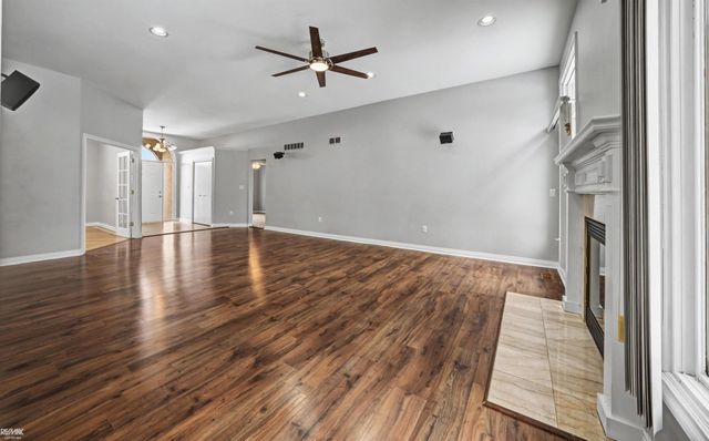 48498 Beacon Square Drive, Macomb Twp, MI 48044