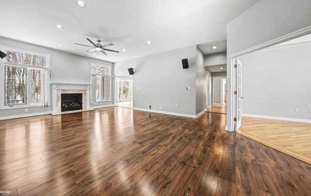 48498 Beacon Square Drive, Macomb Twp, MI 48044