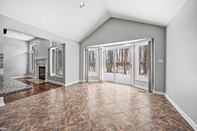 48498 Beacon Square Drive, Macomb Twp, MI 48044