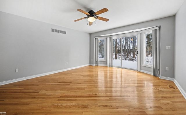 48498 Beacon Square Drive, Macomb Twp, MI 48044