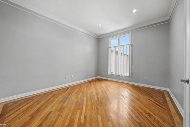 48498 Beacon Square Drive, Macomb Twp, MI 48044