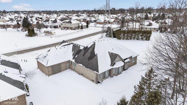 48498 Beacon Square Drive, Macomb Twp, MI 48044