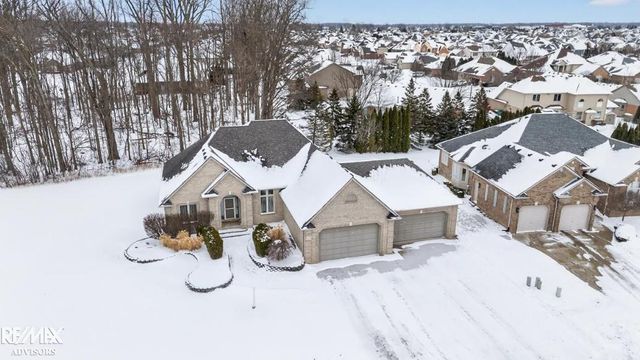48498 Beacon Square Drive, Macomb Twp, MI 48044