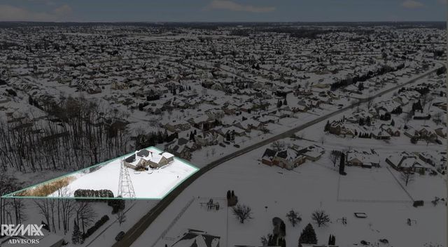 48498 Beacon Square Drive, Macomb Twp, MI 48044