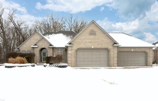 48498 Beacon Square Drive, Macomb Twp, MI 48044