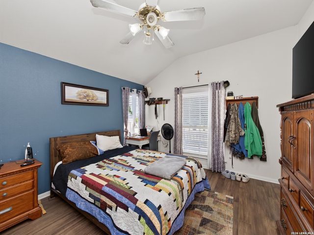 646 Appaloosa Dr, Fischer, TX 78623
