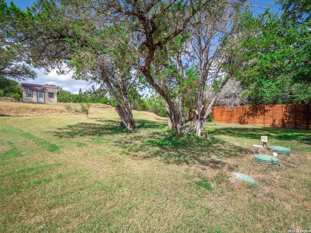 646 Appaloosa Dr, Fischer, TX 78623