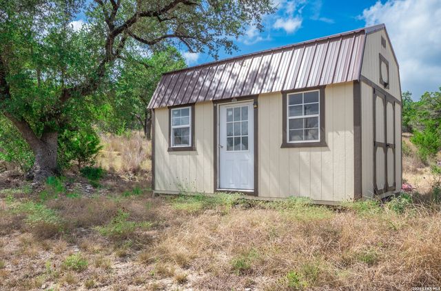 646 Appaloosa Dr, Fischer, TX 78623
