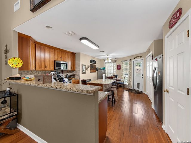 646 Appaloosa Dr, Fischer, TX 78623