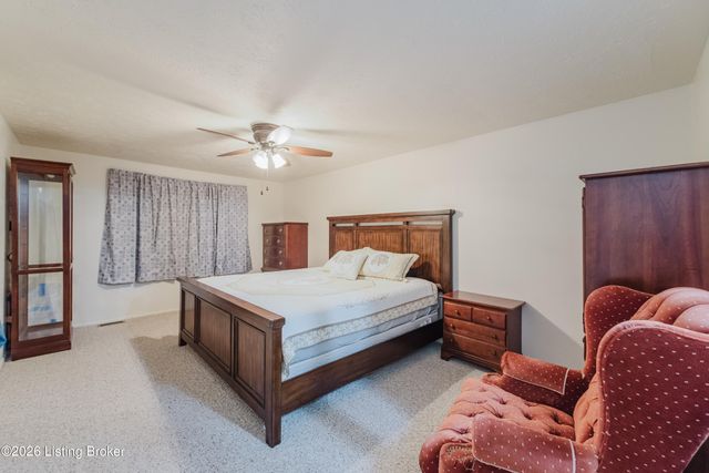 3002 Weather Way, Louisville, KY 40220