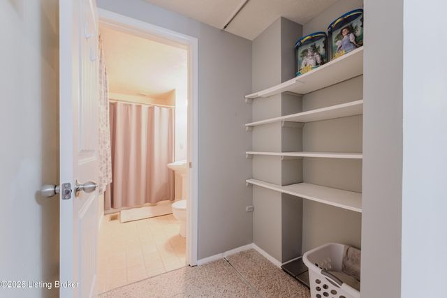 3002 Weather Way, Louisville, KY 40220