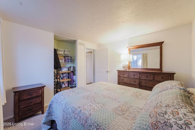 3002 Weather Way, Louisville, KY 40220