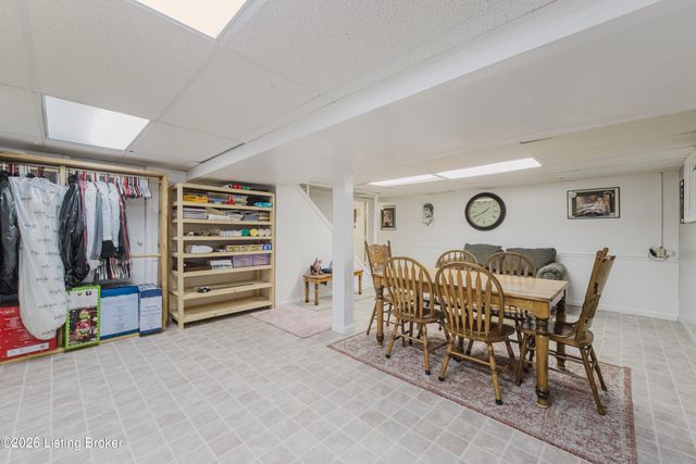 3002 Weather Way, Louisville, KY 40220