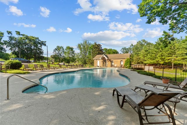 601 Glenn Cir, Madison, TN 37115