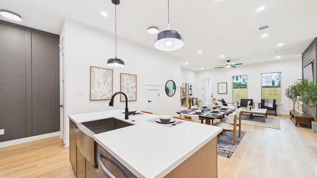 1515 Gentry Street A, Houston, TX 77009