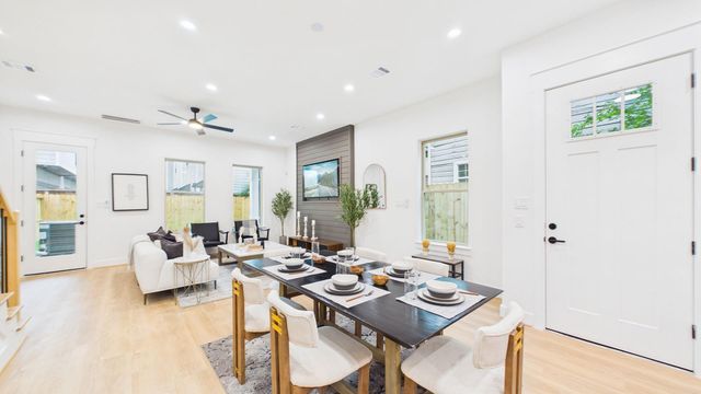 1515 Gentry Street A, Houston, TX 77009