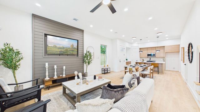 1515 Gentry Street A, Houston, TX 77009