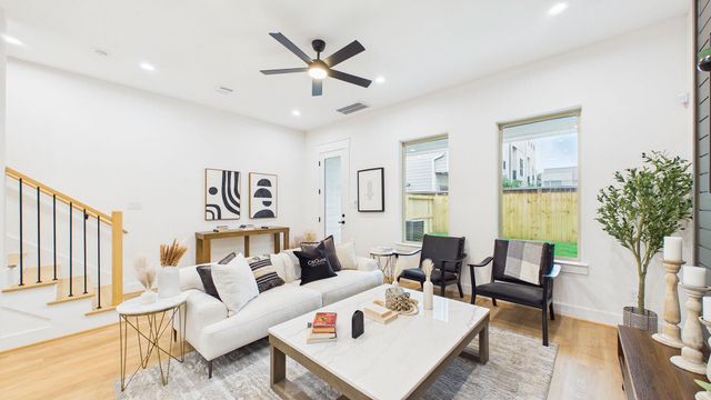 1515 Gentry Street A, Houston, TX 77009