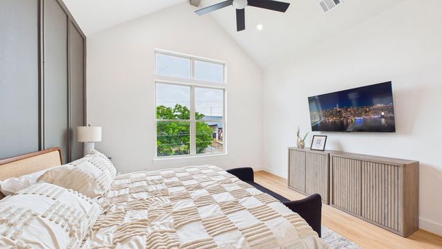 1515 Gentry Street A, Houston, TX 77009
