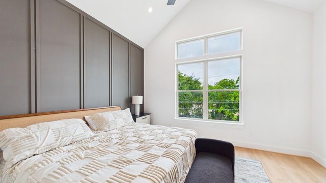 1515 Gentry Street A, Houston, TX 77009