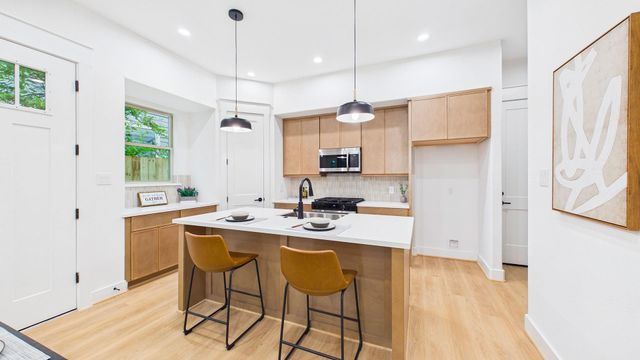 1515 Gentry Street A, Houston, TX 77009
