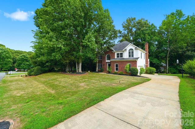 5305 Ravenglass Court, Waxhaw, NC 28173