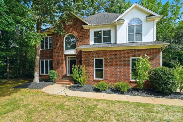 5305 Ravenglass Court, Waxhaw, NC 28173