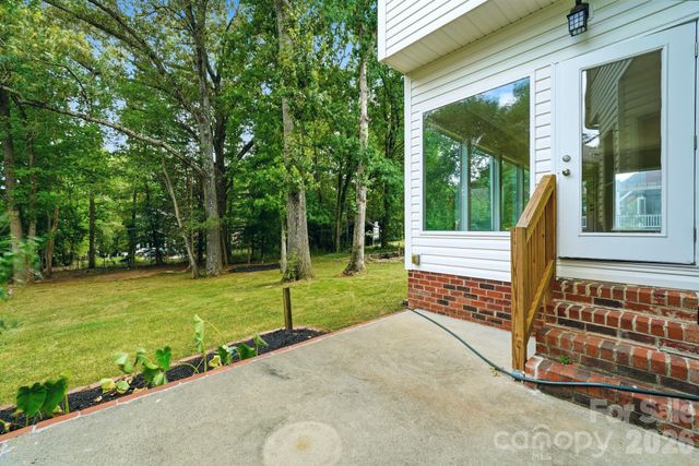 5305 Ravenglass Court, Waxhaw, NC 28173