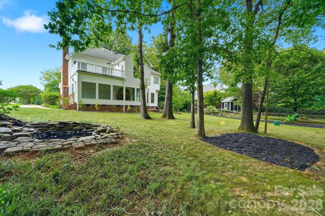 5305 Ravenglass Court, Waxhaw, NC 28173