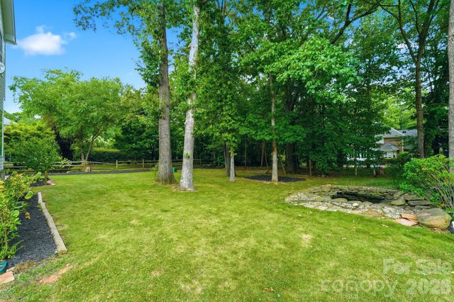 5305 Ravenglass Court, Waxhaw, NC 28173