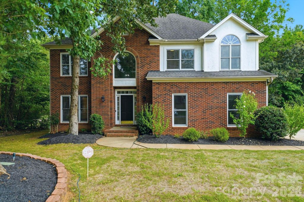 5305 Ravenglass Court, Waxhaw, NC 28173