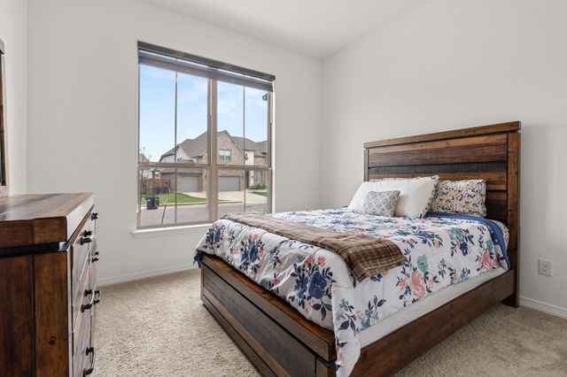 372 Hollister DR, Liberty Hill, TX 78642