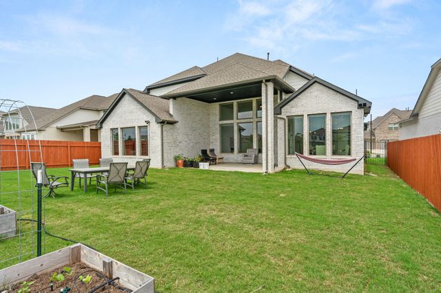 372 Hollister DR, Liberty Hill, TX 78642