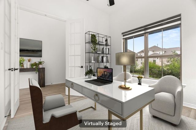 372 Hollister DR, Liberty Hill, TX 78642