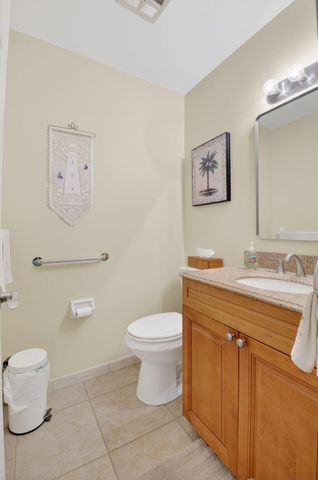 220 High Point Court E B, Delray Beach, FL 33445