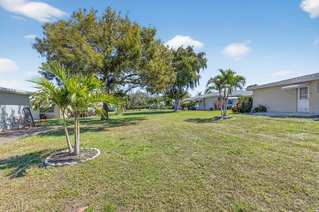 220 High Point Court E B, Delray Beach, FL 33445
