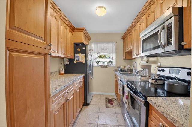 220 High Point Court E B, Delray Beach, FL 33445