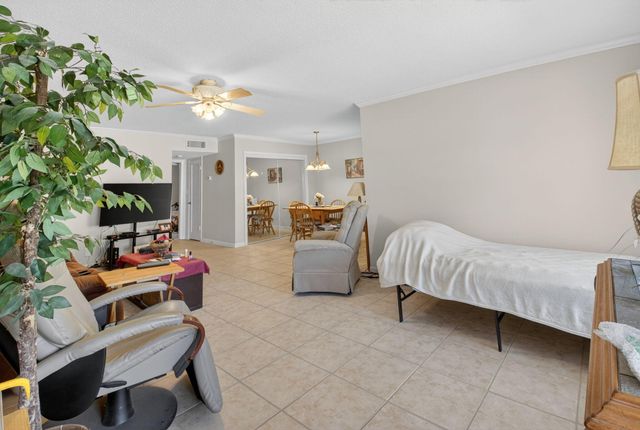 220 High Point Court E B, Delray Beach, FL 33445