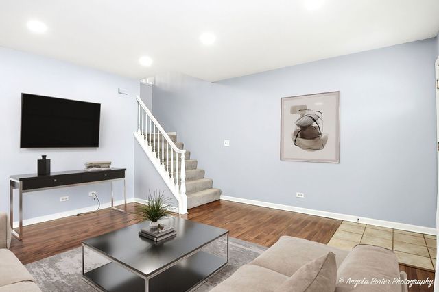 34110 N White Oak Lane 37B, Gurnee, IL 60031