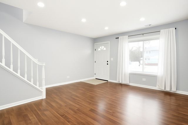 34110 N White Oak Lane 37B, Gurnee, IL 60031