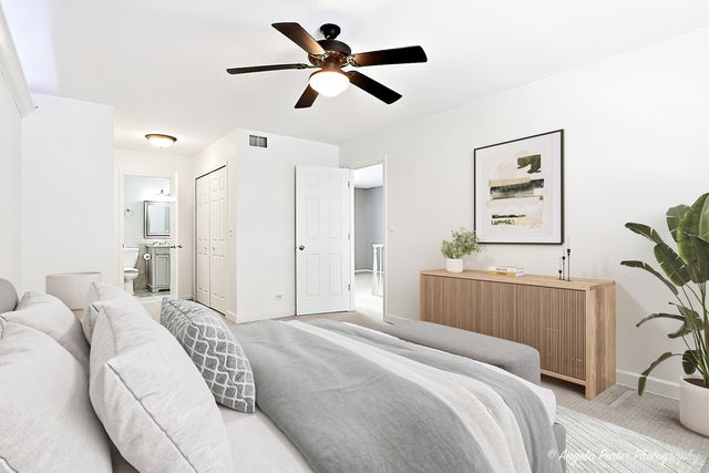 34110 N White Oak Lane 37B, Gurnee, IL 60031