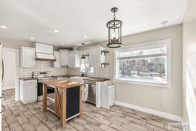 11090 N 45th E, Idaho Falls, ID 83401