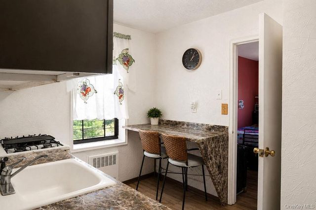 270 North Broadway 4A, Yonkers, NY 10701