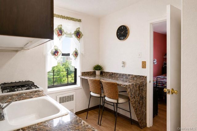 270 North Broadway 4A, Yonkers, NY 10701