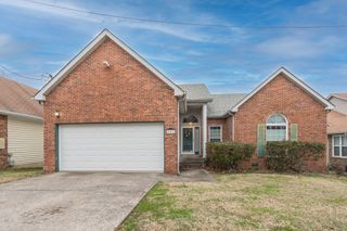221 Cherry Hill Dr, Hendersonville, TN 37075