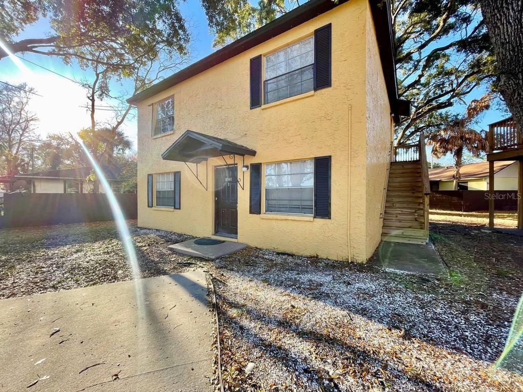 3826 LAKESHORE DRIVE B, Tampa, FL 33604