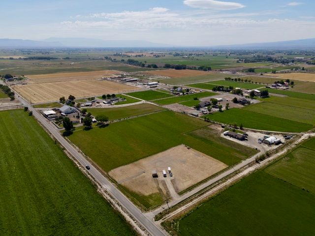 1869 M Road, Fruita, CO 81521